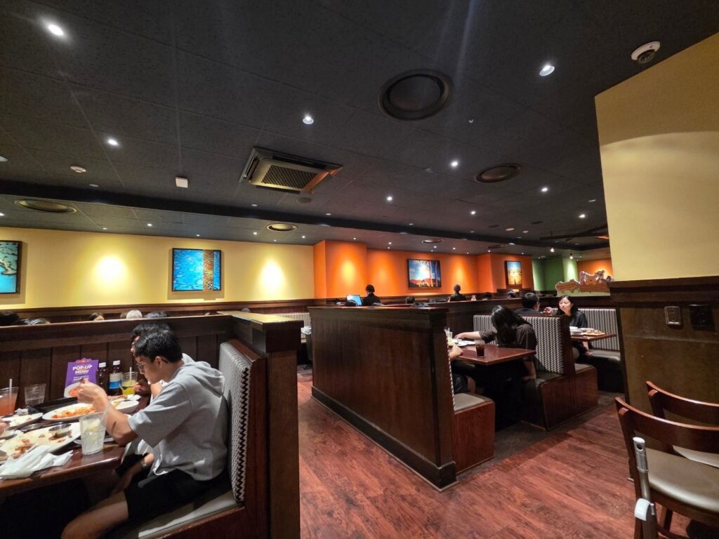 Interior of Outback Steakhouse Dongtan branch
